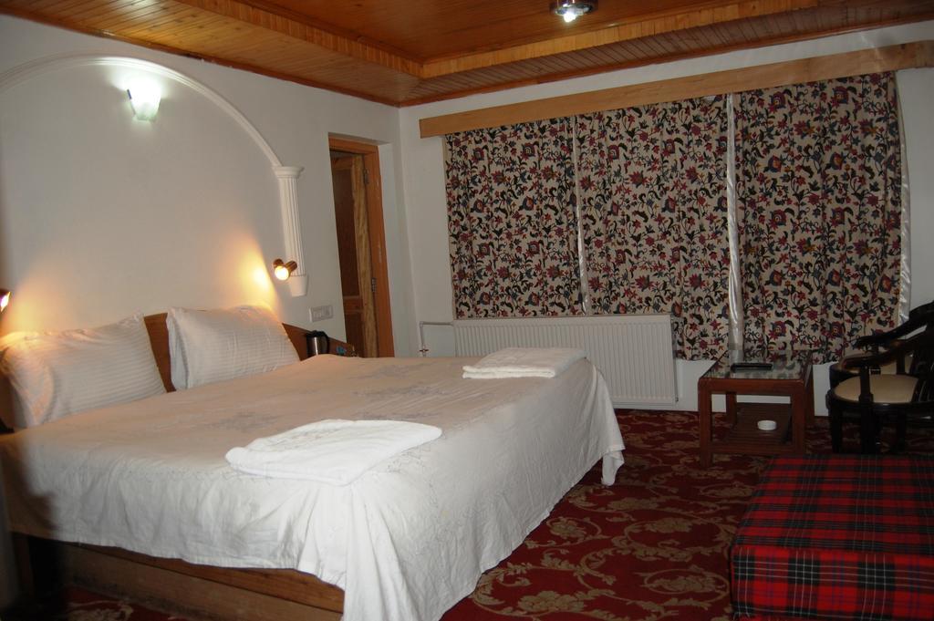 Hotel Paradise Inn Pahalgam Exterior photo