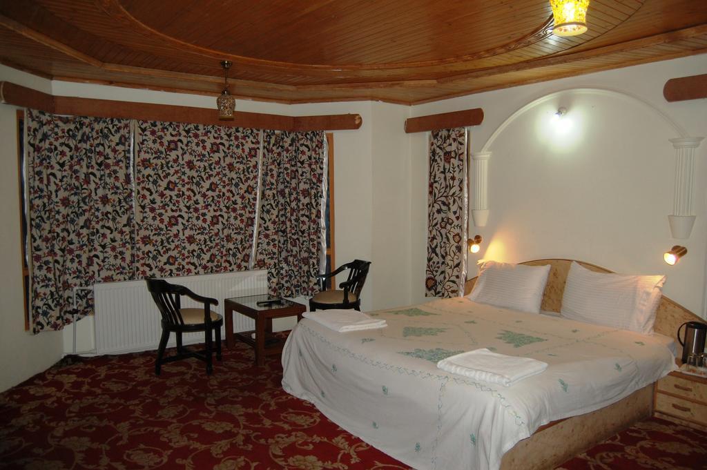 Hotel Paradise Inn Pahalgam Exterior photo