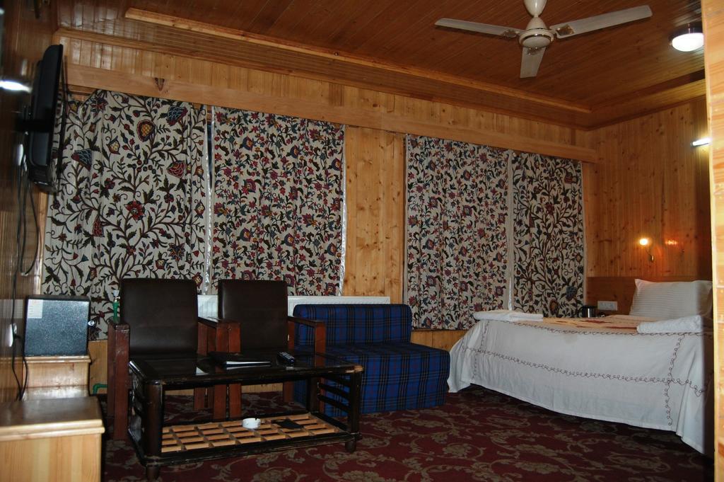 Hotel Paradise Inn Pahalgam Exterior photo
