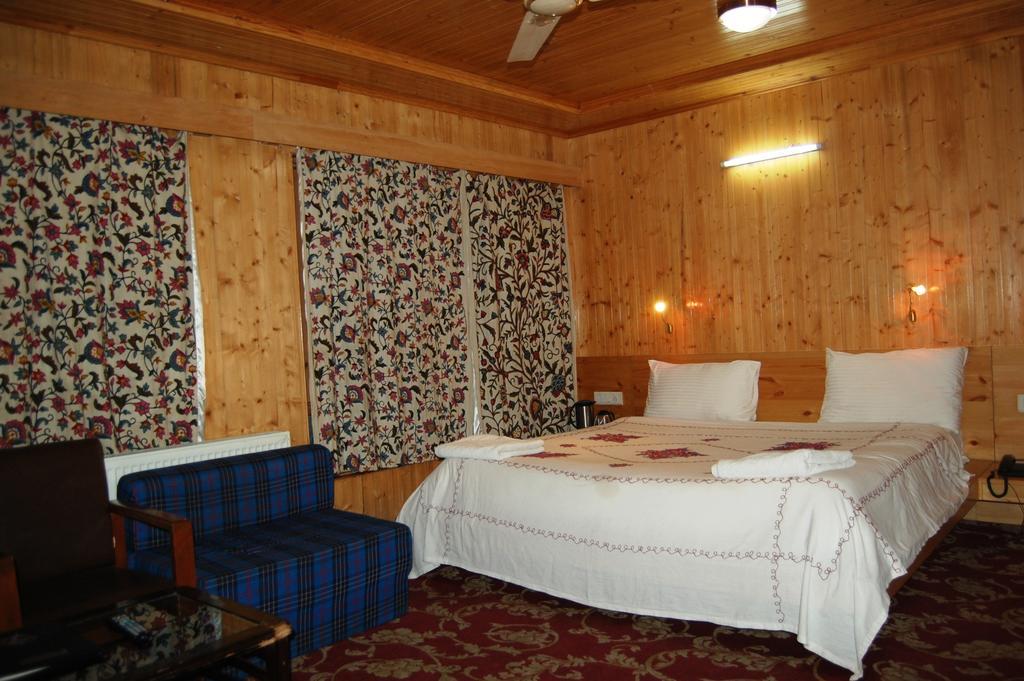 Hotel Paradise Inn Pahalgam Exterior photo