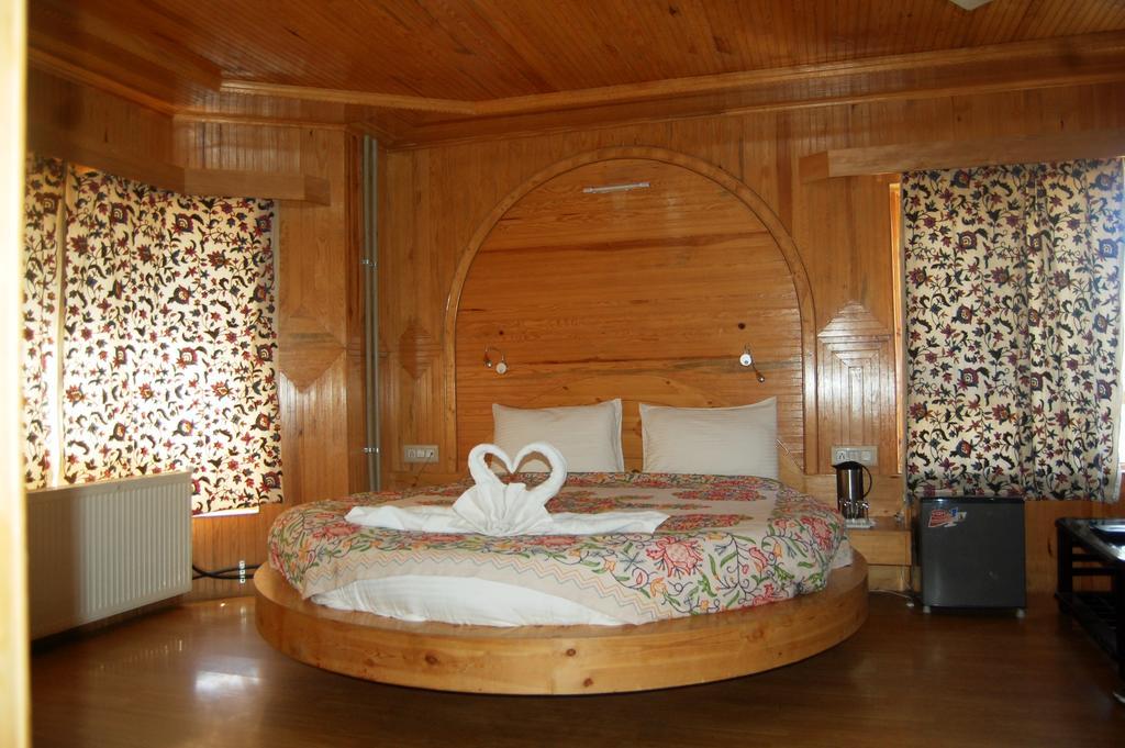 Hotel Paradise Inn Pahalgam Exterior photo