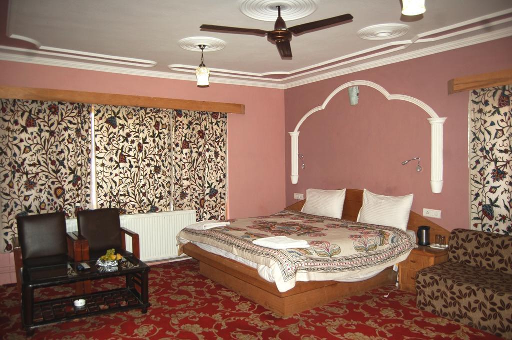 Hotel Paradise Inn Pahalgam Exterior photo