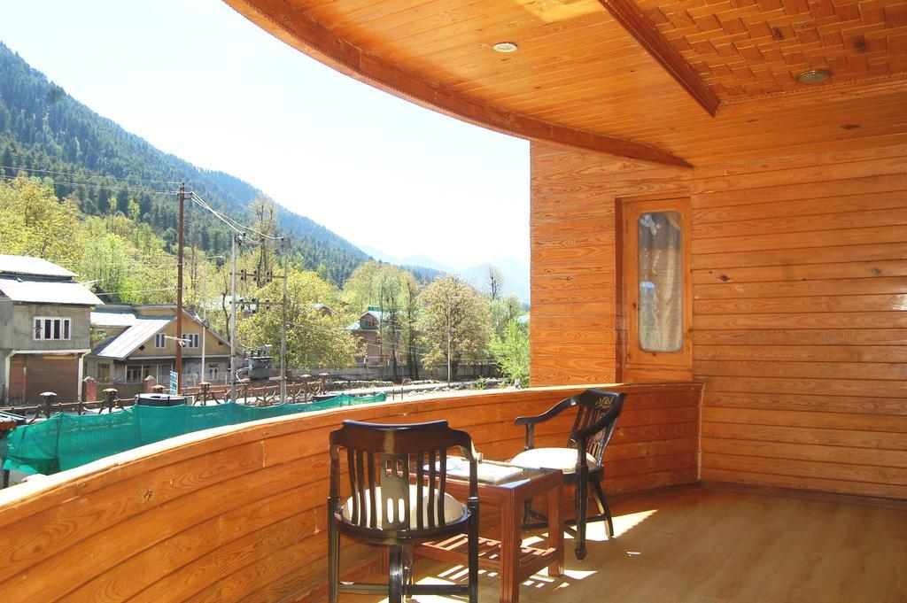 Hotel Paradise Inn Pahalgam Exterior photo