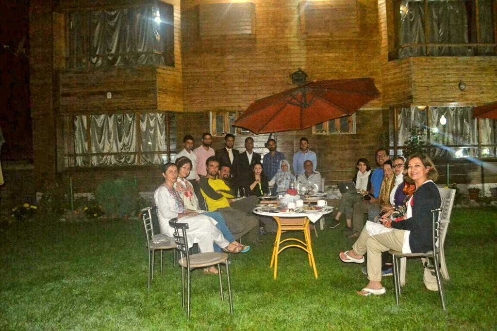 Hotel Paradise Inn Pahalgam Exterior photo
