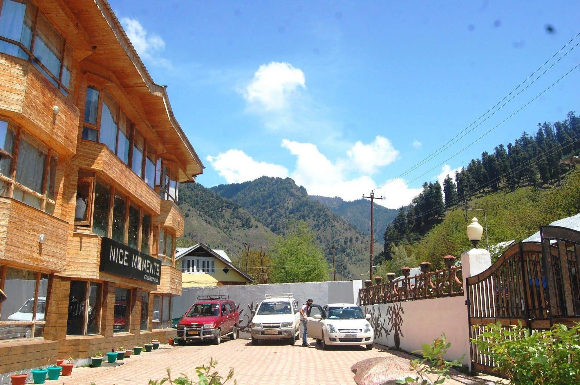 Hotel Paradise Inn Pahalgam Exterior photo