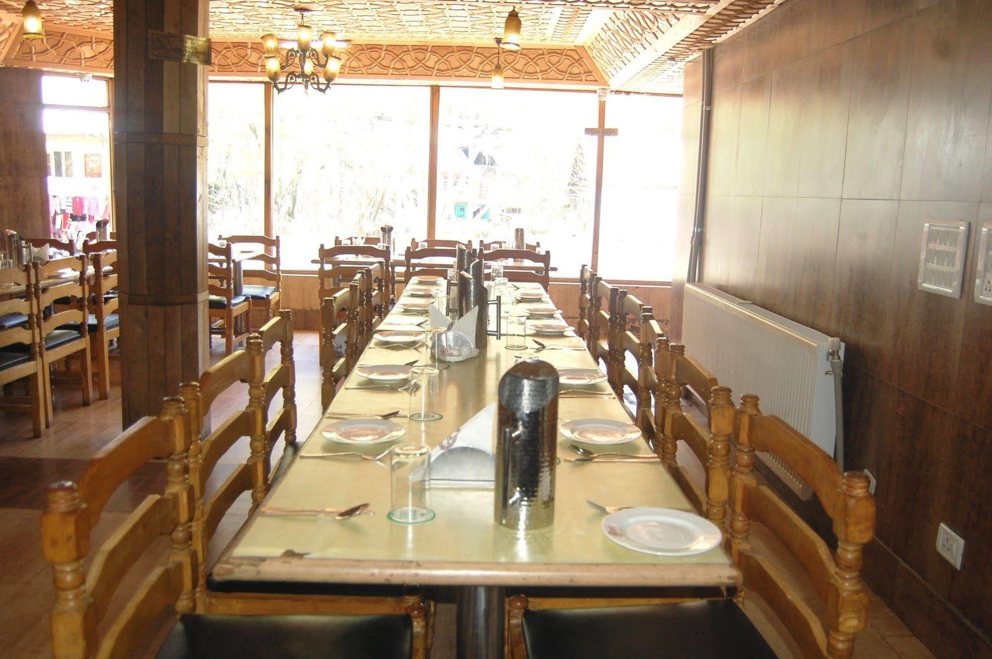 Hotel Paradise Inn Pahalgam Exterior photo