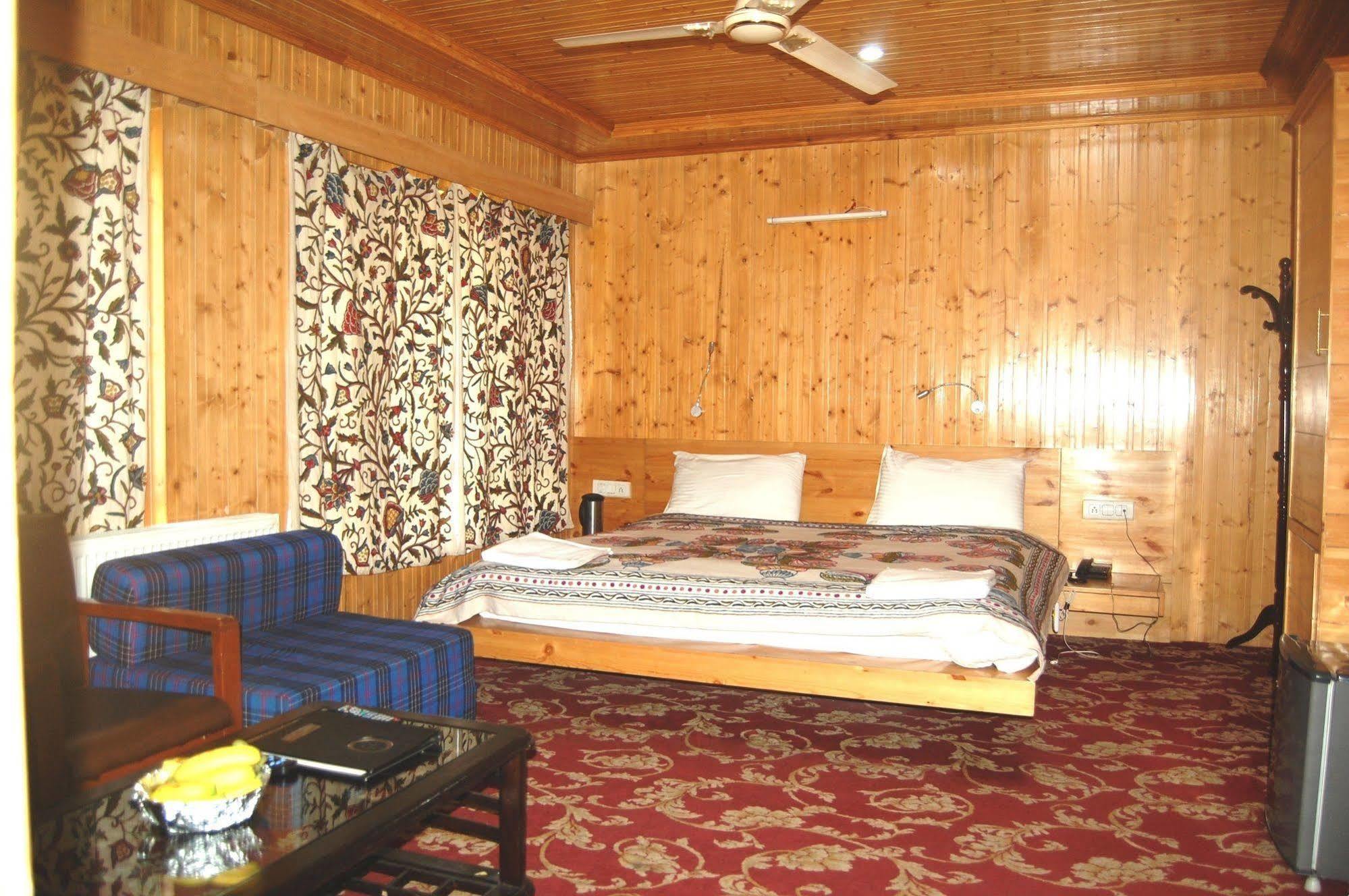 Hotel Paradise Inn Pahalgam Exterior photo