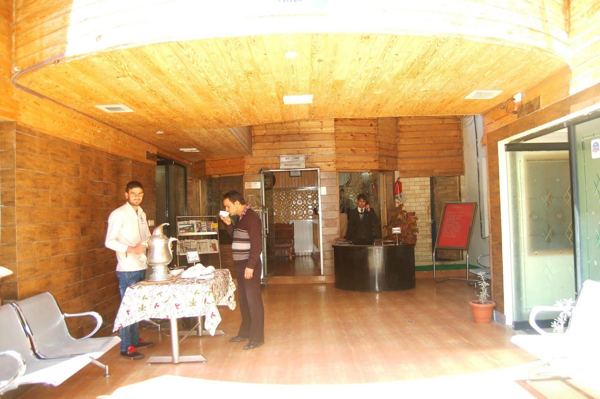 Hotel Paradise Inn Pahalgam Exterior photo