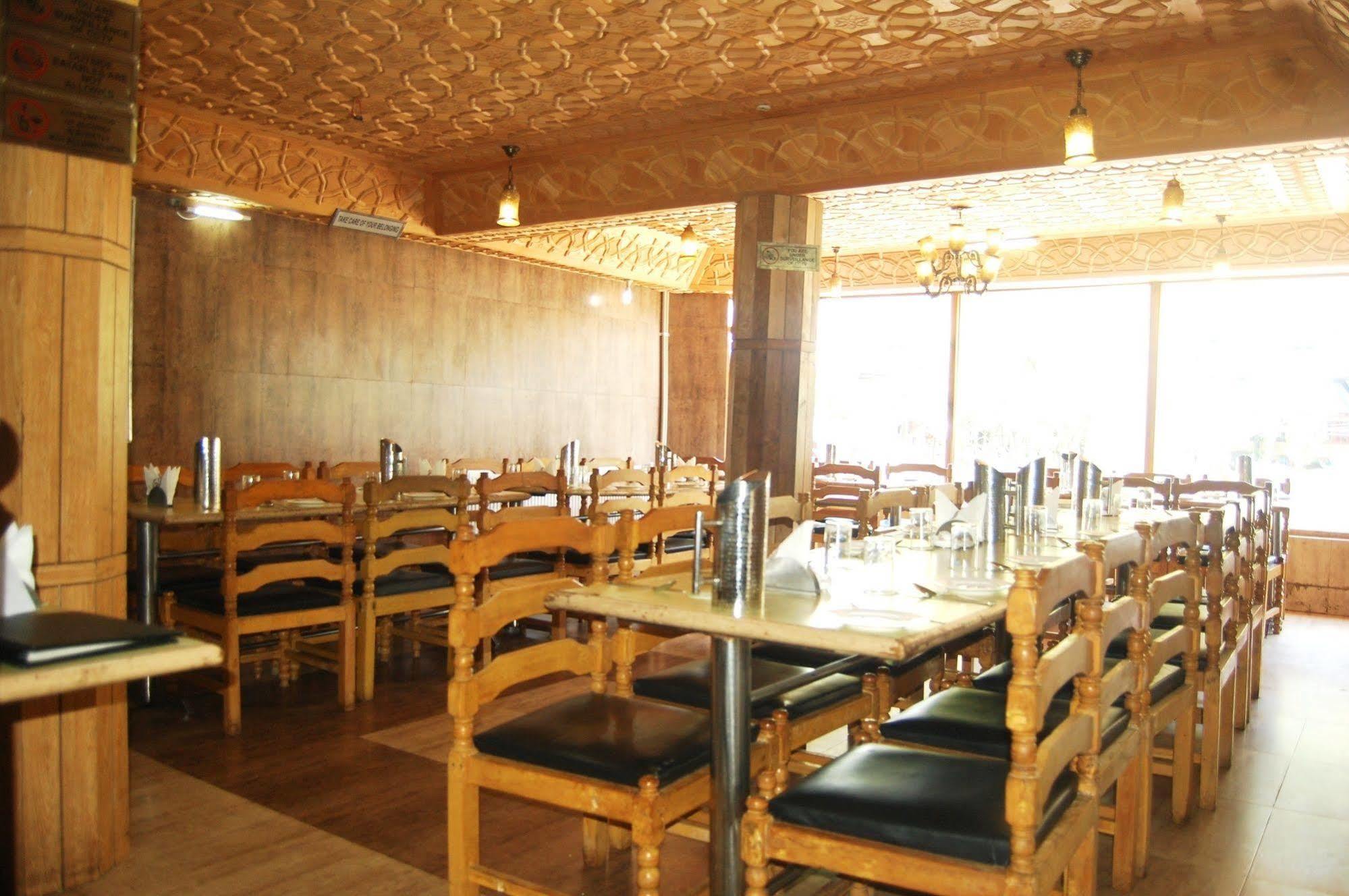 Hotel Paradise Inn Pahalgam Exterior photo