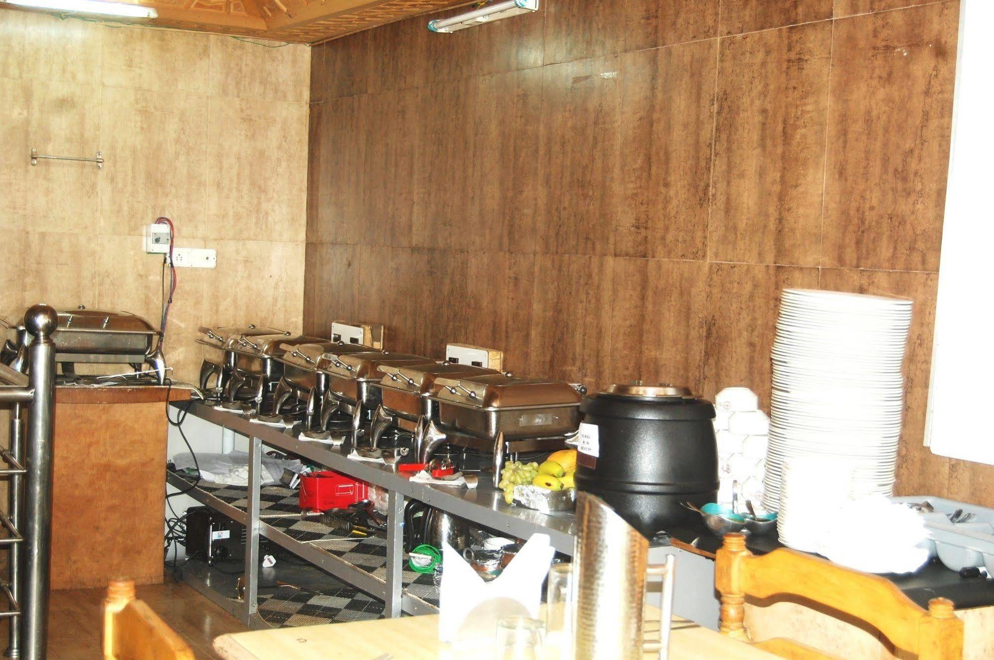 Hotel Paradise Inn Pahalgam Exterior photo