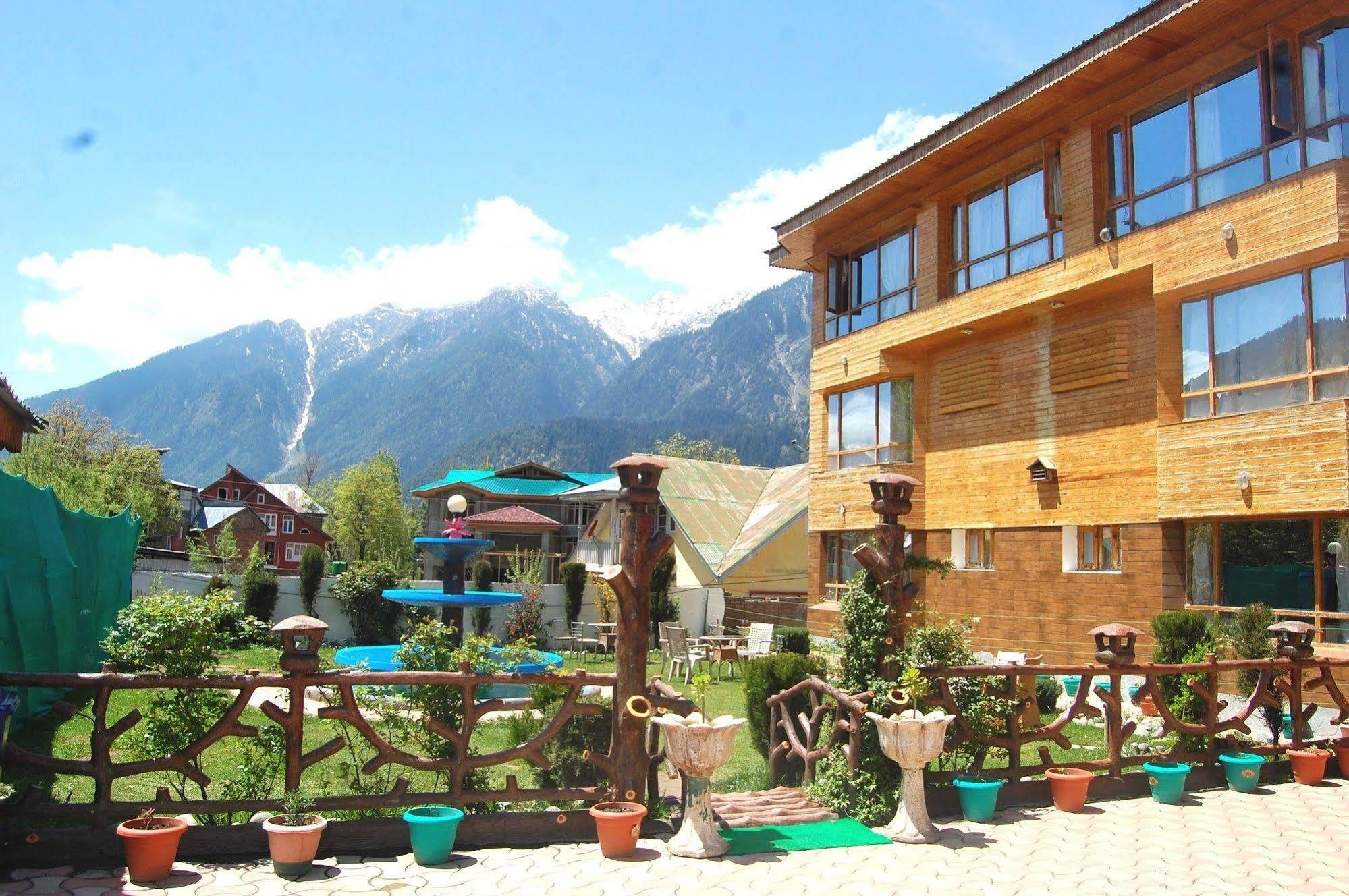 Hotel Paradise Inn Pahalgam Exterior photo